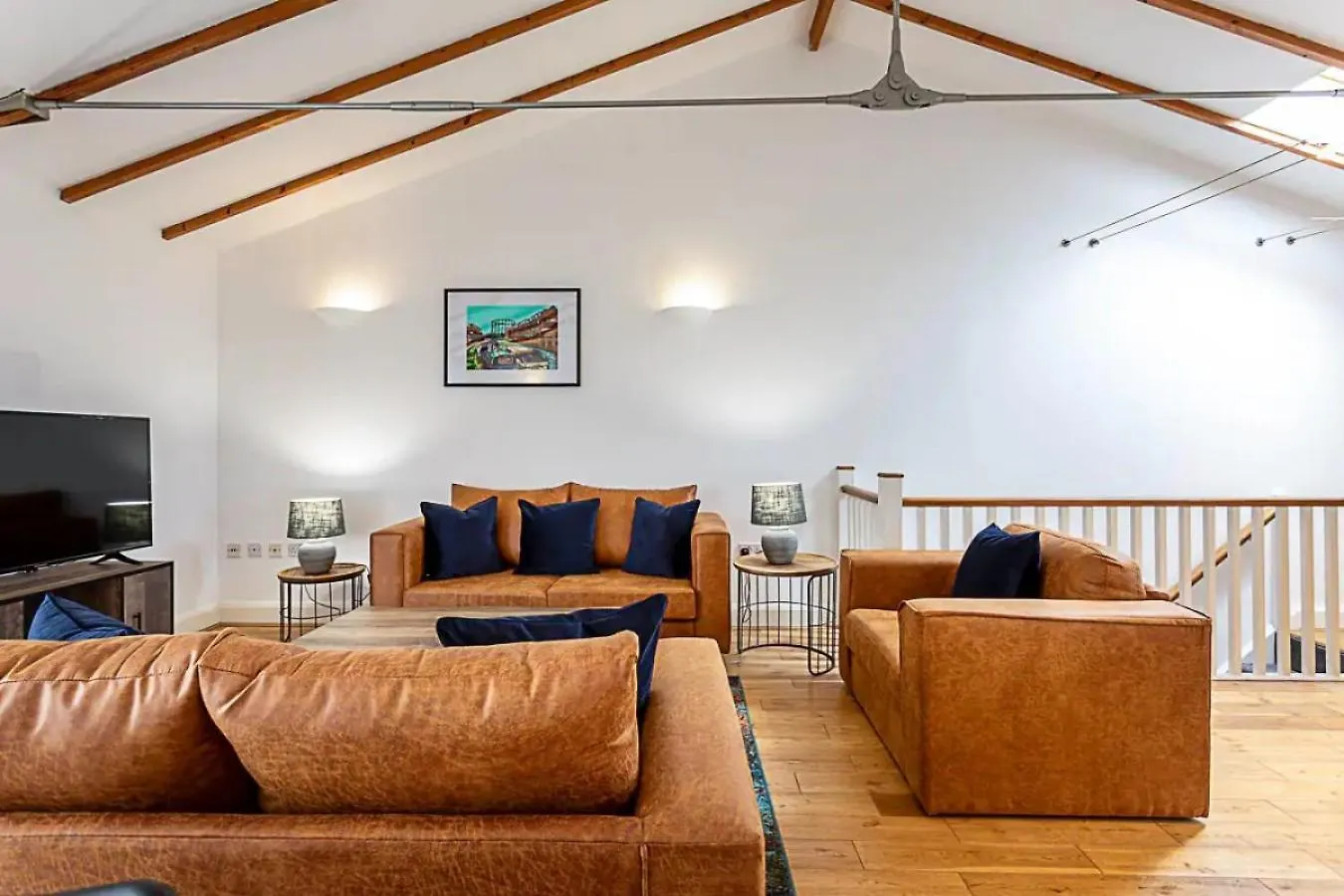 Light And Airy Upside Down House In Hackney Villa London
