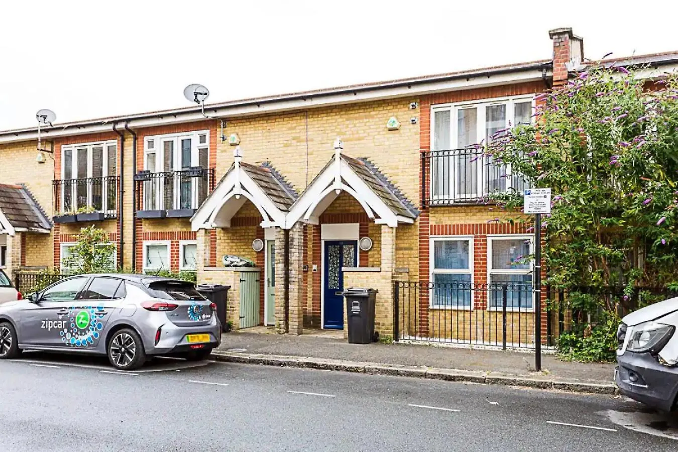 Light And Airy Upside Down House In Hackney Villa London